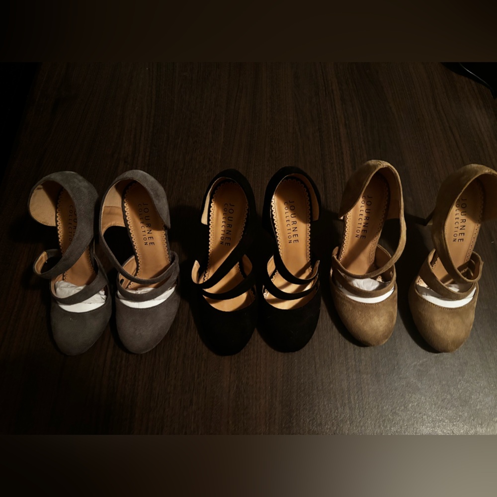 Journee Collection womans size 7 Brown and Black Dress Shoes bundle of 3
